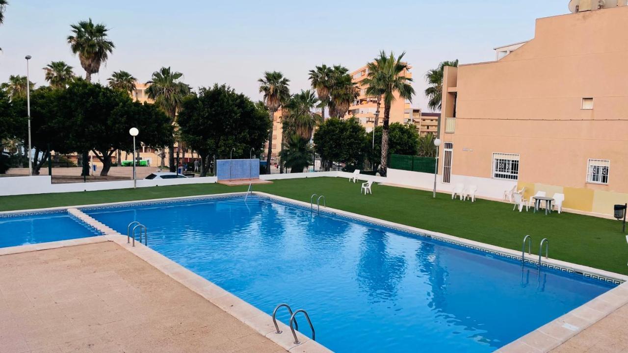 Holiday With A Sea View Torrevieja Luaran gambar